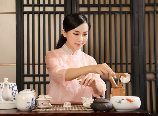 经常去西安莲湖靠谱男士会馆，这家私藏已久的店推荐给你